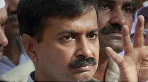 माध्यमांबाबत परिपत्रकावरून केजरीवाल यांच्यावर टीका माध्यमांबाबत परिपत्रकावरून केजरीवाल यांच्यावर टीका