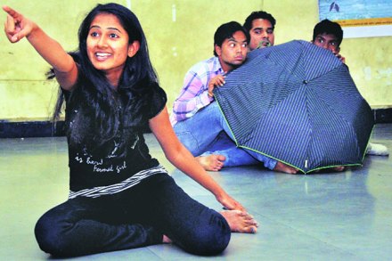 एकांकिका स्पर्धा.. व्यासपीठ अन् विचारपीठही!