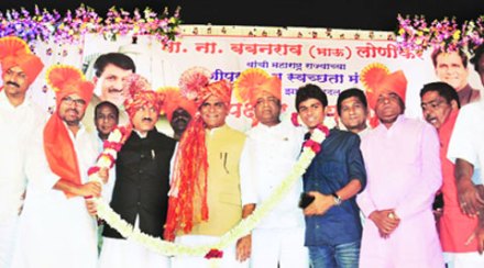 दुष्काळात मंत्र्यांच्या सत्काराचा सुकाळ!
