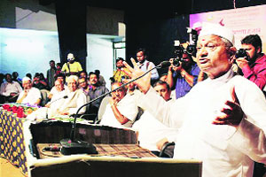 काळ्या पैशांबाबत केंद्र सरकारकडून दिशाभूल ; अण्णा हजारे यांचा आरोप