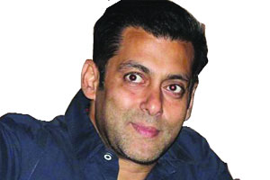 आरटीओ अधिकारी माहिती लपवत असल्याचा सलमानचा आरोप