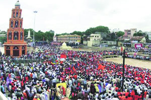 कुंभमेळ्यास पुरेसा निधी देण्याचे सरकारचे आश्वासन कुंभमेळ्यास पुरेसा निधी देण्याचे सरकारचे आश्वासन