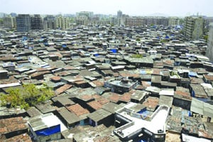 स्वत:च्या जागांवरील झोपडपट्टय़ांच्या पुनर्वसनाची योजना पालिकेने करावी स्वत:च्या जागांवरील झोपडपट्टय़ांच्या पुनर्वसनाची योजना पालिकेने करावी