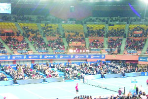 खर्चीक तिकिटे, खराब खुच्र्या आणि ‘दूर’दर्शन!