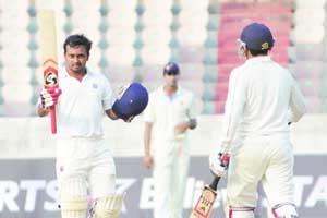 रणजी क्रिकेट स्पर्धा : केदार जाधवचे नाबाद शतक