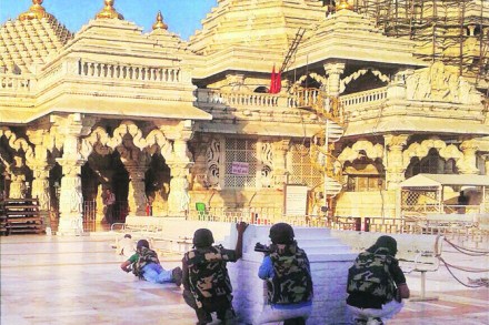गुजरात पोलिसांचे ‘मॉक ड्रिल’ वादात गुजरात पोलिसांचे ‘मॉक ड्रिल’ वादात