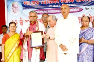 ‘धर्मनिष्ठ राष्ट्राच्या हट्टापायी भारताचा पाकिस्तान होईल’ ‘धर्मनिष्ठ राष्ट्राच्या हट्टापायी भारताचा पाकिस्तान होईल’