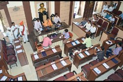 महापौर तृप्ती माळवी यांच्या सभेला नगरसेवकांची दांडी