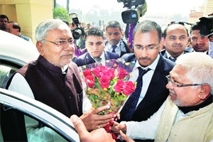 बिहारमधील राजकीय नाटय़ अखेर संपुष्टात