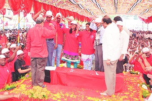 कॉम्रेड अखेरचा सलाम! कॉम्रेड अखेरचा सलाम!