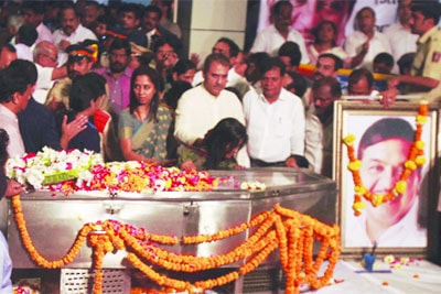 महाराष्ट्राचे आबा गेले