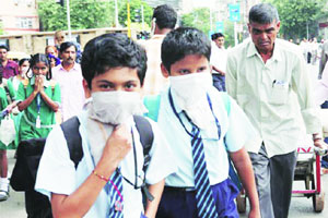 रोगप्रतिकारक क्षमता कमी असणाऱ्यांवर लक्ष रोगप्रतिकारक क्षमता कमी असणाऱ्यांवर लक्ष