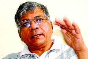 बजरंग दल, विहिंपला प्रकाश आंबेडकर यांचे आव्हान
