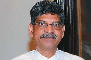 कुलगुरू वेळुकर यांची हकालपट्टी!