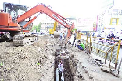 परीक्षा काळात रस्ते खोदकाम बंद