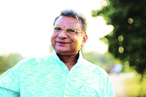 बाबांच्या स्वप्नाचा मी ठेकेदार – विकास आमटे