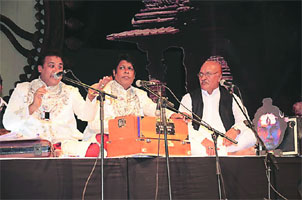 सांगीतिक मेजवानीने अंबरनाथकर मंत्रमुग्ध