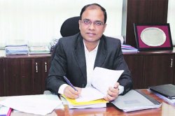 ९०० कोटींच्या देण्यांचा भार पेलवेना