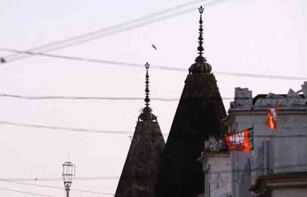 अनधिकृत धार्मिक स्थळांबाबत तत्काळ कारवाईचे आदेश अनधिकृत धार्मिक स्थळांबाबत तत्काळ कारवाईचे आदेश