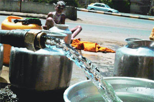 धुळवडीला पाण्याची नासाडी टाळण्याचे आवाहन धुळवडीला पाण्याची नासाडी टाळण्याचे आवाहन