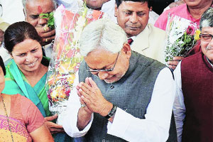 बहुमताच्या परीक्षेत नितीशकुमारांची बाजी बहुमताच्या परीक्षेत नितीशकुमारांची बाजी