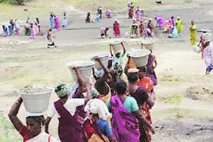 मनरेगाचे (दुहेरी) ‘ढोल’!