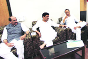 परिषदेतील उपसभापतीपदावर समाधान मानू -अशोक चव्हाण