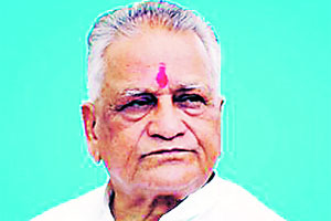 कोण कोणाच्या विरोधात!