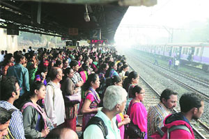 वाहतुकीचा रेड सिग्नल : ‘दिवा’भीतांचे ‘दिवा’स्वप्न