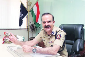 महिलांच्या सुरक्षेला प्राधान्य महिलांच्या सुरक्षेला प्राधान्य
