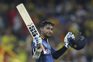 योद्धा संगकाराचे नवे शिरस्त्राण! योद्धा संगकाराचे नवे शिरस्त्राण!