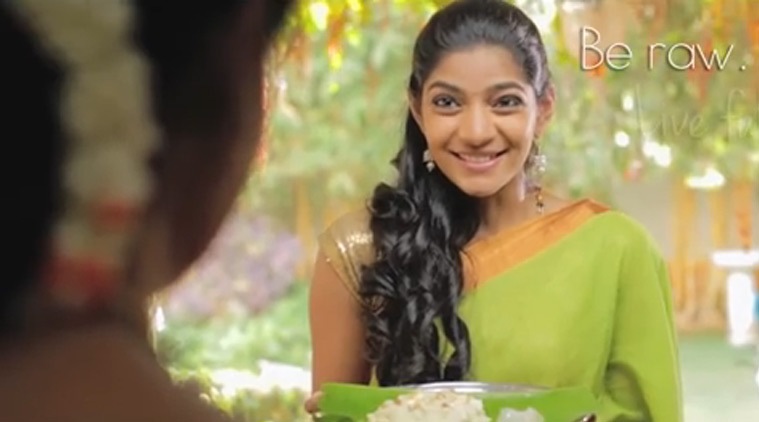 स्त्रियांच्या व्यक्तिमत्त्वातील वेगळा पैलू समोर आणणाऱ्या टेलिव्हिजनवरील जाहिराती