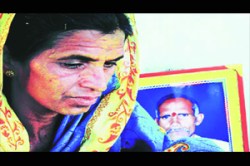 वास्तव कोण सांगणार?