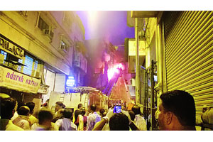 जुन्या इमारतींच्या पुनर्विकासासाठी लवकरच सविस्तर योजना