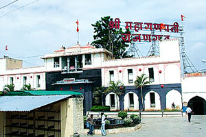 रांजणगाव गणपती मंदिर परिसरात नो पार्किंग रांजणगाव गणपती मंदिर परिसरात नो पार्किंग