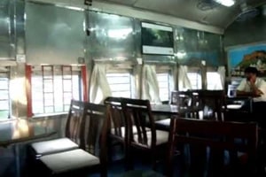 ‘दख्खनच्या राणी’च्या दरबारात ‘डायनिंग कार’! ‘दख्खनच्या राणी’च्या दरबारात ‘डायनिंग कार’!