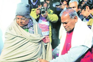आघाडीसाठी लालूंचे मांझींना आमंत्रण
