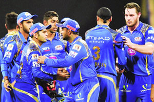 विजयी हॅट्ट्रिकसाठी मुंबई सज्ज विजयी हॅट्ट्रिकसाठी मुंबई सज्ज