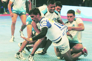 रोहितच्या सुवर्णचढाईमुळे बारामती विजयी रोहितच्या सुवर्णचढाईमुळे बारामती विजयी