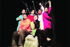 नाटक : करिअरची नांदी