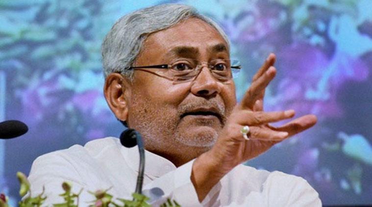 ‘नि:स्वार्थी नव्हे, ‘सेल्फी’ नेतृत्व’
