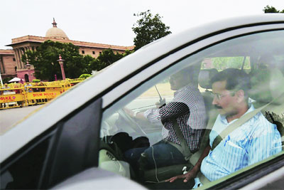 केजरीवाल-जंग वाद राष्ट्रपती भवनात