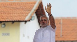 मोदींच्या वर्षभरातील कामगिरीची माहिती देण्यास पंतप्रधान कार्यालय असमर्थ