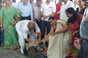 रद्द केलेले भूमिपूजन नगरसेविकेने उरकले