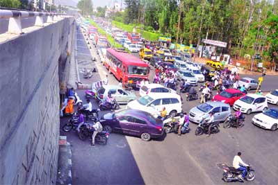 बोगदा असून अडचण बोगदा असून अडचण