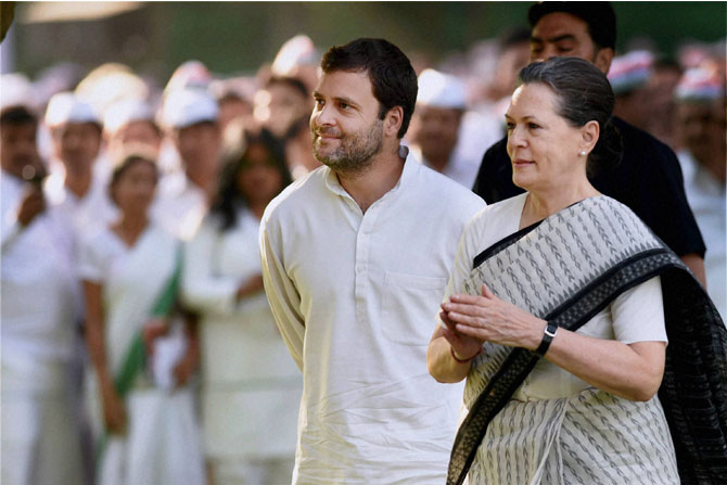 विरोधकांचा विरोध जाणीवपूर्वक सरकारी टीव्हीवरून दाखविला जात नाही – सोनिया गांधींचा आरोप