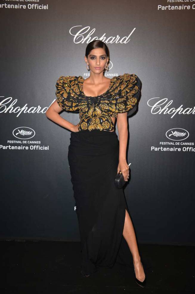 कान महोत्सवात सोनमचा जलवा