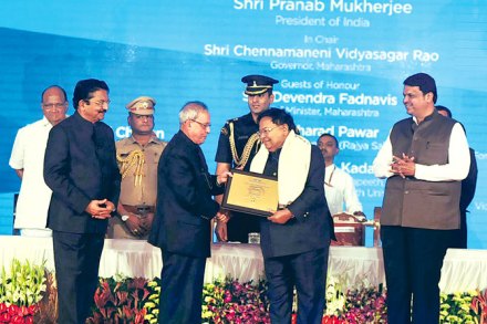 भारतीय शिक्षणसंस्थांनी संशोधनासाठी पोषक वातावरण निर्माण करावे – राष्ट्रपती प्रणव मुखर्जी भारतीय शिक्षणसंस्थांनी संशोधनासाठी पोषक वातावरण निर्माण करावे – राष्ट्रपती प्रणव मुखर्जी