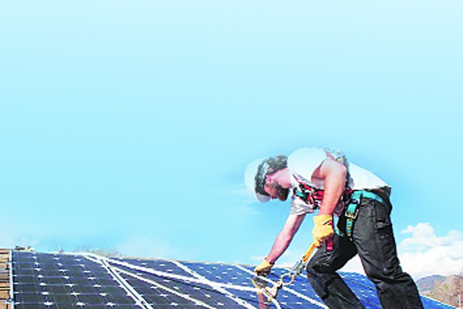 सौर ऊर्जा तंत्रज्ञ सौर ऊर्जा तंत्रज्ञ