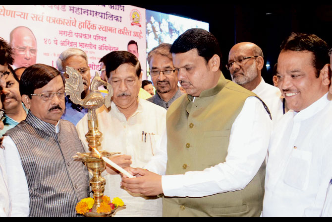 पत्रकारितेपुढे विश्वासार्हता जपण्याचे आव्हान – मुख्यमंत्री पत्रकारितेपुढे विश्वासार्हता जपण्याचे आव्हान – मुख्यमंत्री